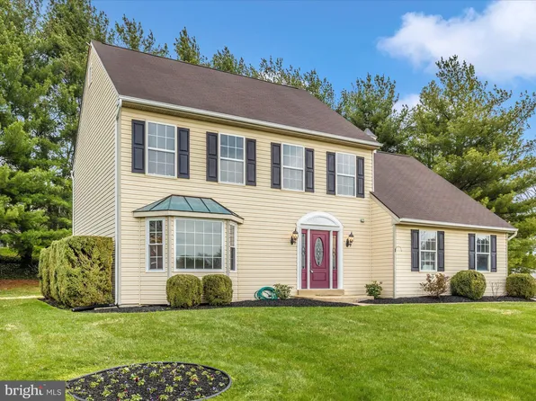 899 Eden Farm Cir, Westminster, MD 21157