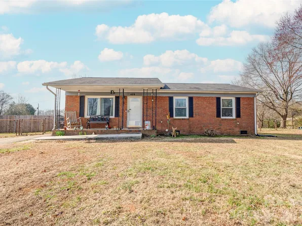 425 Farmview Dr, Gastonia, NC 28056