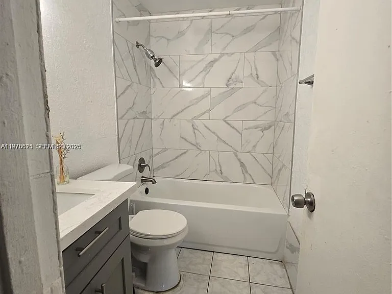 2111 NW 26th Ave — Photo 8
