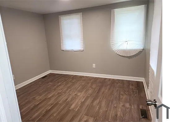 1311 Hollins St — Photo 10