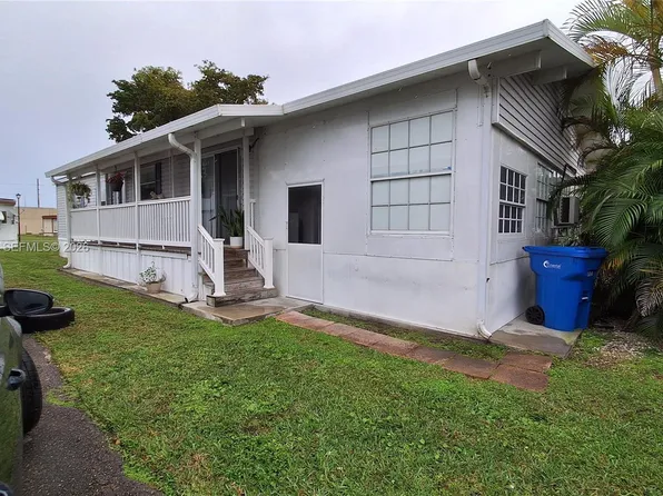 3240 SW 50th Ter, Davie, FL 33314