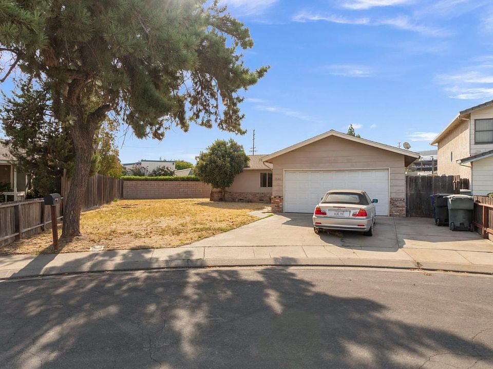 1st image of 1936 Reseda Ln