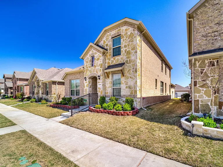6009 Dandelion Dr — Photo 3
