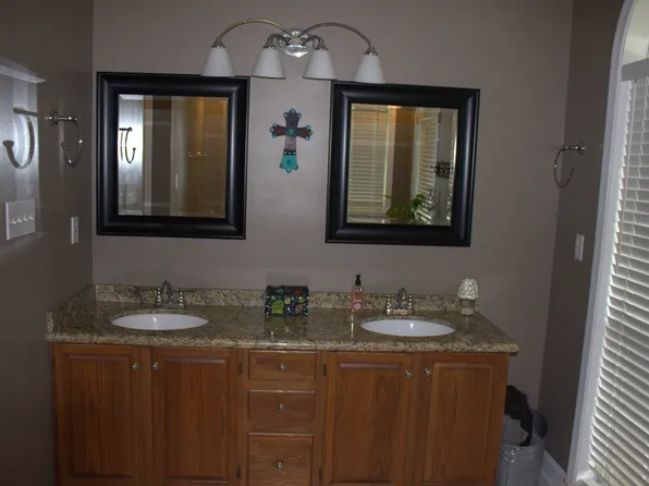 594 Lewis Rd, Deatsville, AL 36022