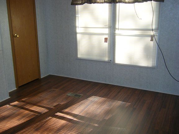 5th image of 13 Pine Cone Dr