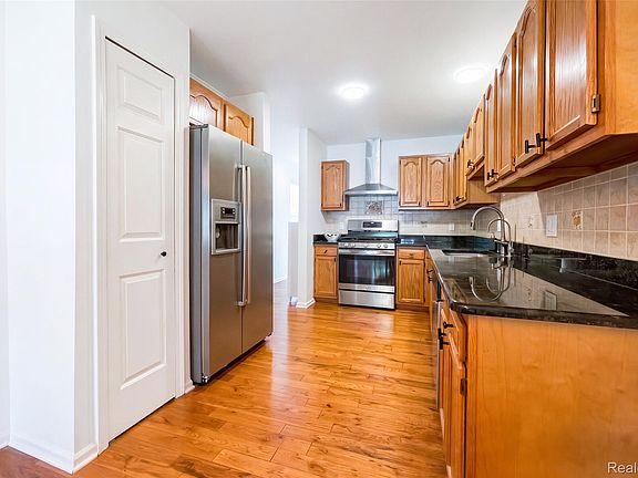 5th image of 5627 Seabreeze Ln #3