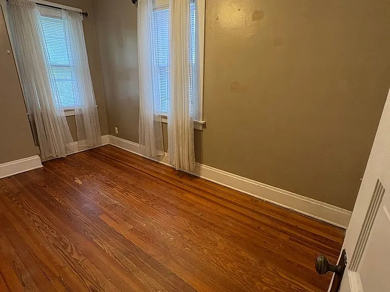 2 Bedroom 1 Bathroom in German Village — Photo 11