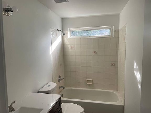 4th image of 5220 Grove St #B
