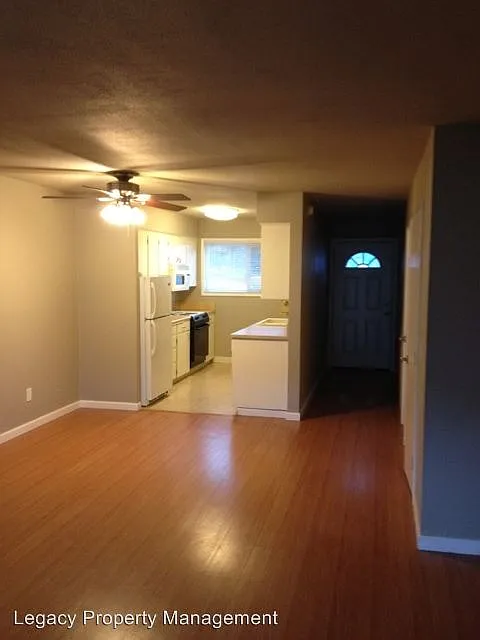 1518 NE Hogan Dr photo 1