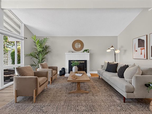 4th image of 1607 Sierra Gardens Dr