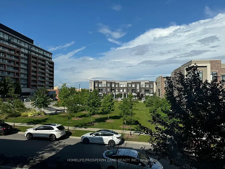 77 Glenngarry Cres — Photo 11