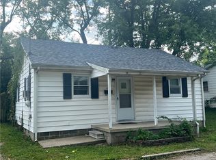 329 B St, Charleston, IL 61920