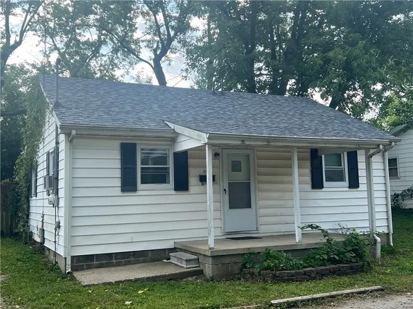 329 B St, Charleston, IL 61920