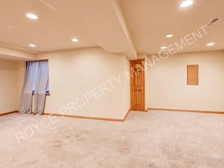 9814 Grove St #C — Photo 13