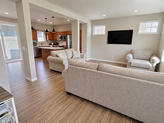 2nd image of 1244 Merry Blossom Ln