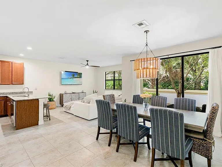 7797 Bristol Cir — Photo 25