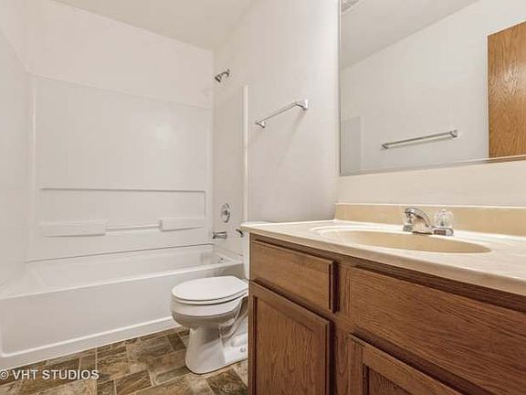 3rd image of 4920 Montauk Dr #1