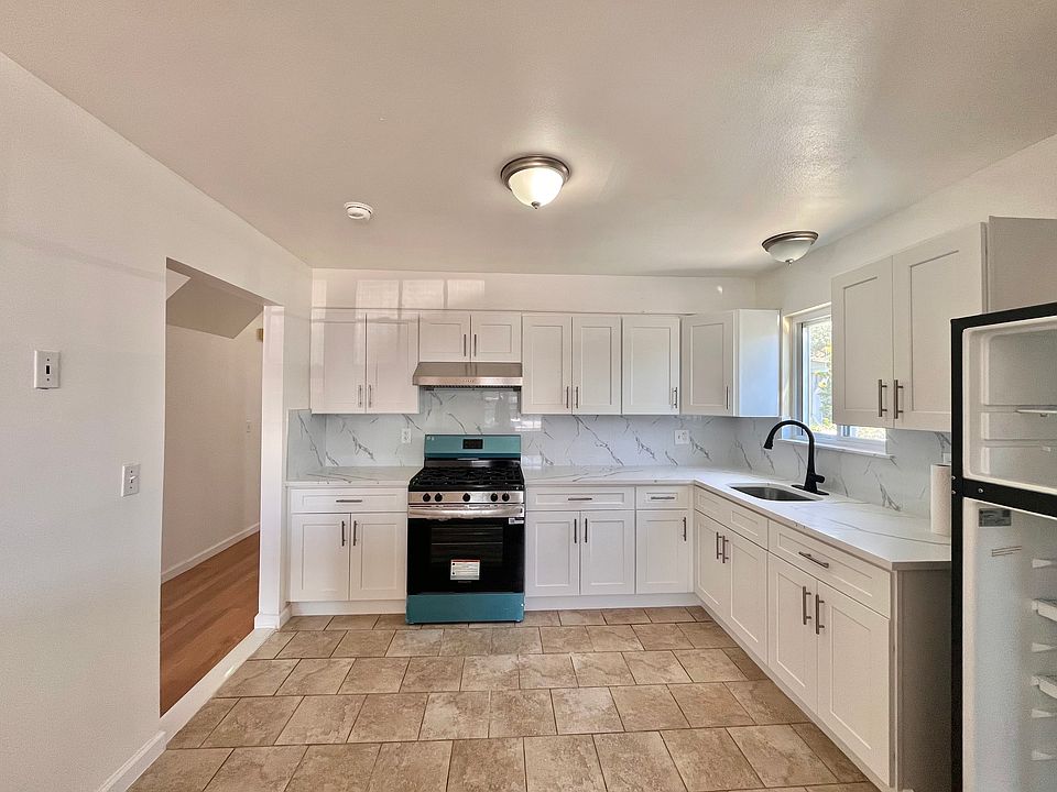 1st image of 157 Stroud Ave Floor 1