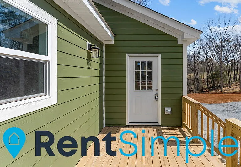 5541 Sperryville Pike #B — Photo 3