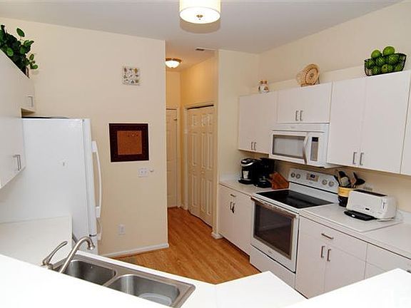 4th image of 3808 Mayfield Ct