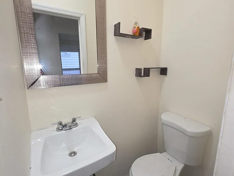 1404 Madison Ave — Photo 14