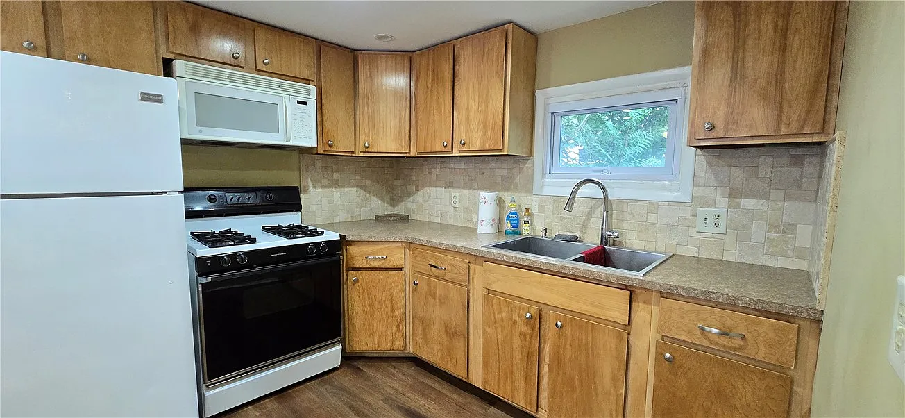 1 bed, 1.0 bath, 950 sqft, $1,000 — Photo 4