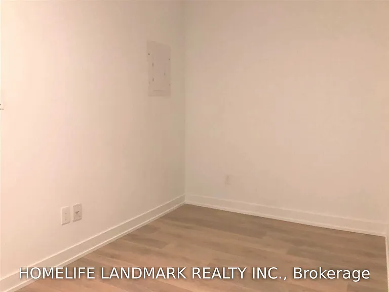 501 Yonge St #1810 — Photo 7
