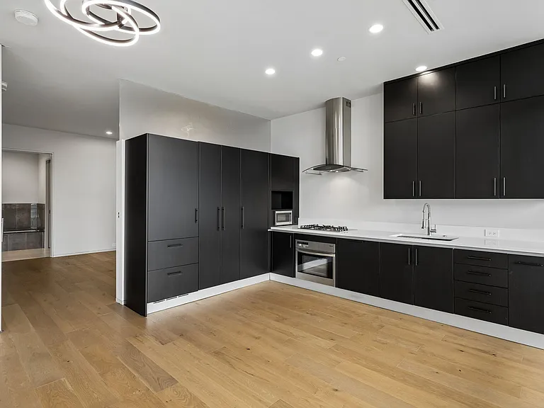 2430 Victory Park Ln #1906 — Photo 10