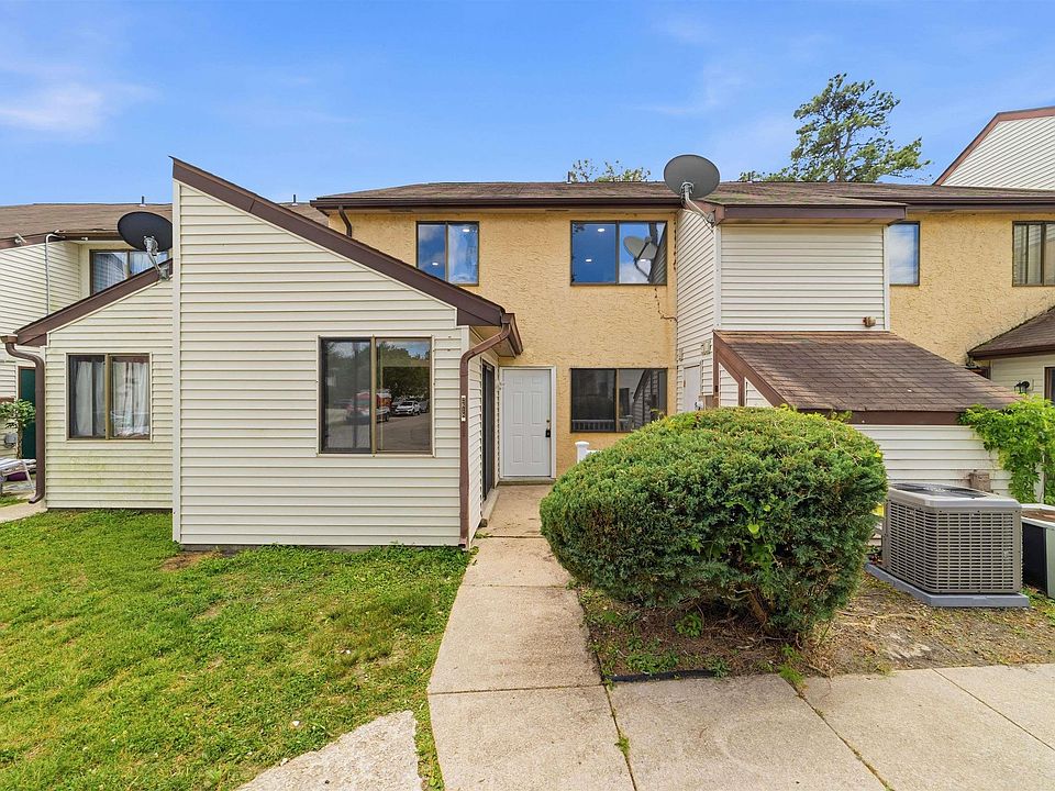 1st image of 2618 Nutmeg Ct #2618