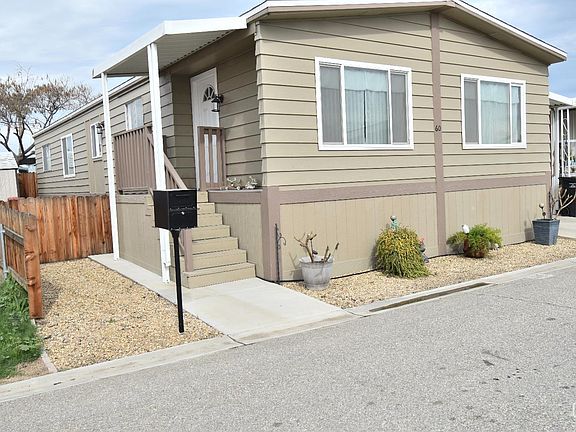 2nd image of 60 Cinnamon Ln