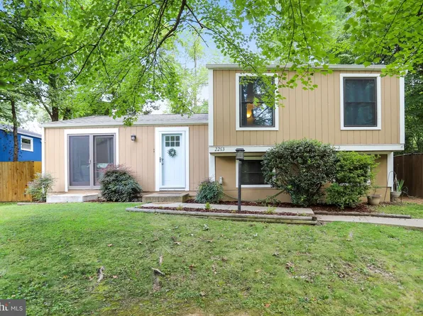 2263 Cocquina Dr, Reston, VA 20191
