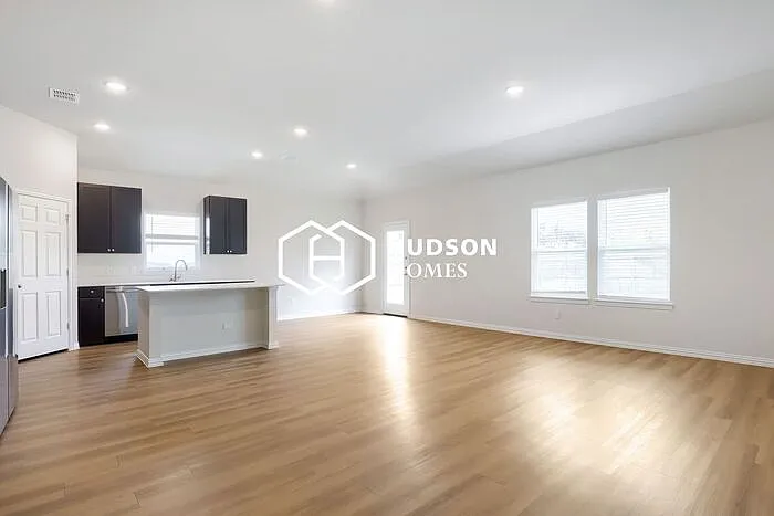 1229 Richards Ranch Rd — Photo 3