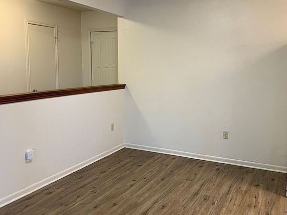 4th image of 2211 Lamplight Dr