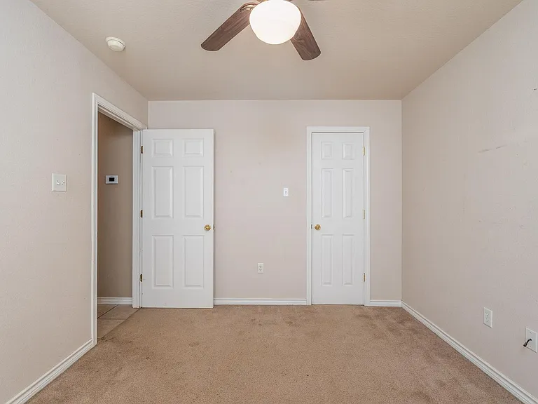 207 Locust St — Photo 34