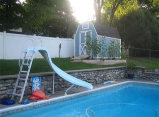 8 Maple St, Hudson, MA 01749