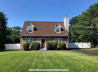 30 Lewis Rd, East Quogue, NY 11942