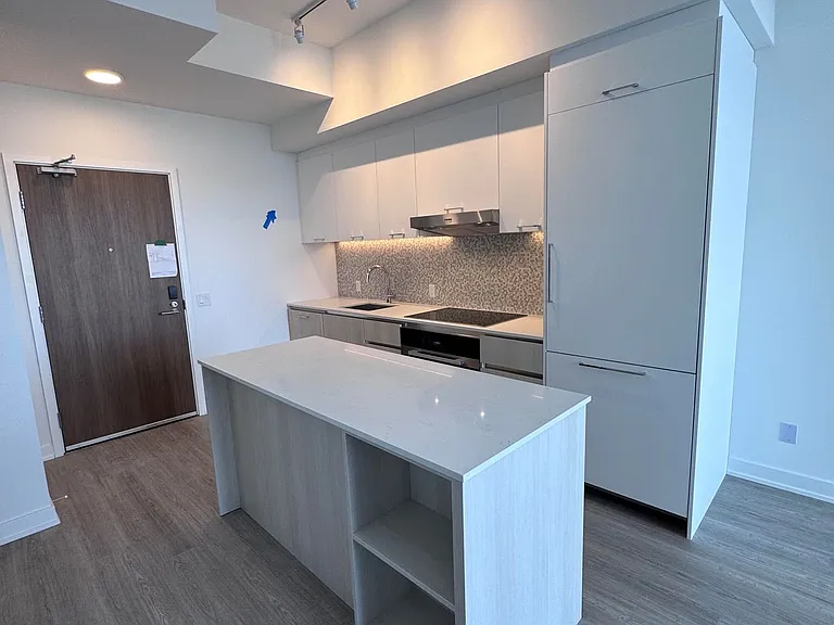 8188 Yonge St #617 — Photo 10