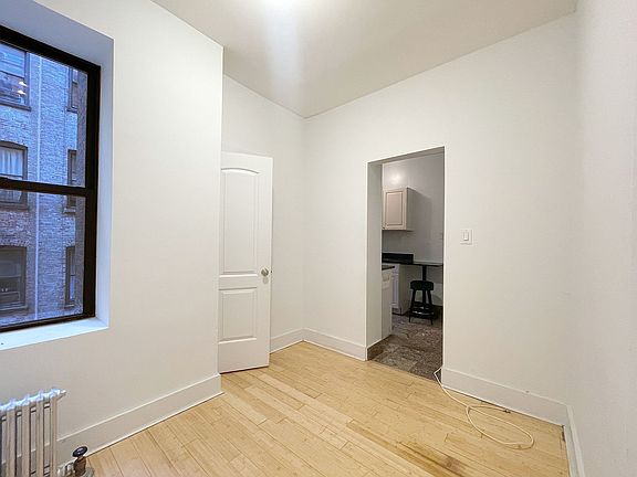 5th image of 612 W 144th St #A10