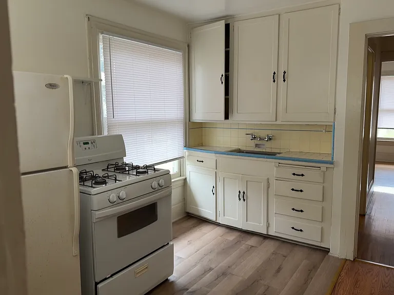 305 W Olive Ave #4 — Photo 1