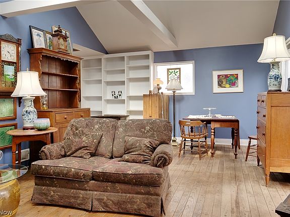 4th image of 13401 Lake Shore Blvd #3