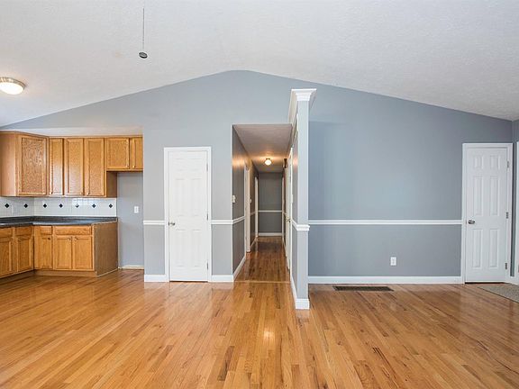 5th image of 108 Mobile Ct