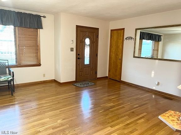 3rd image of 105 Coroline Dr