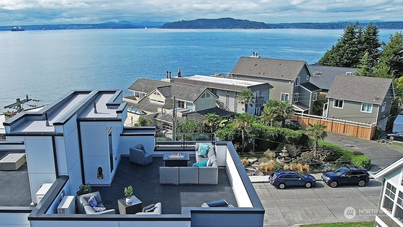 3224 Alki Avenue SW photo 1