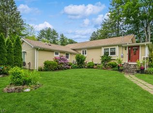 203 La Rue Rd W, Newfoundland, NJ 07435