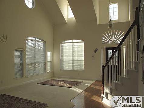 3rd image of 4527 Oak Shores Dr