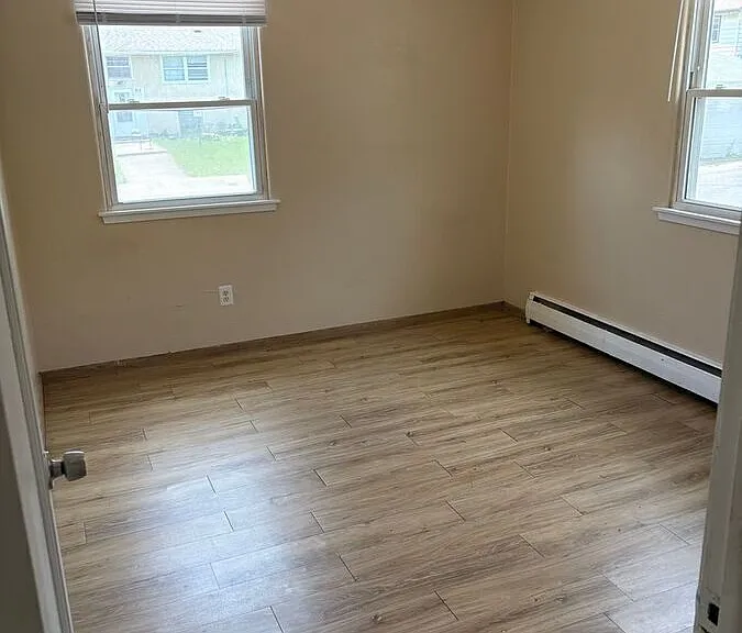 1015 York Ave #5 — Photo 4