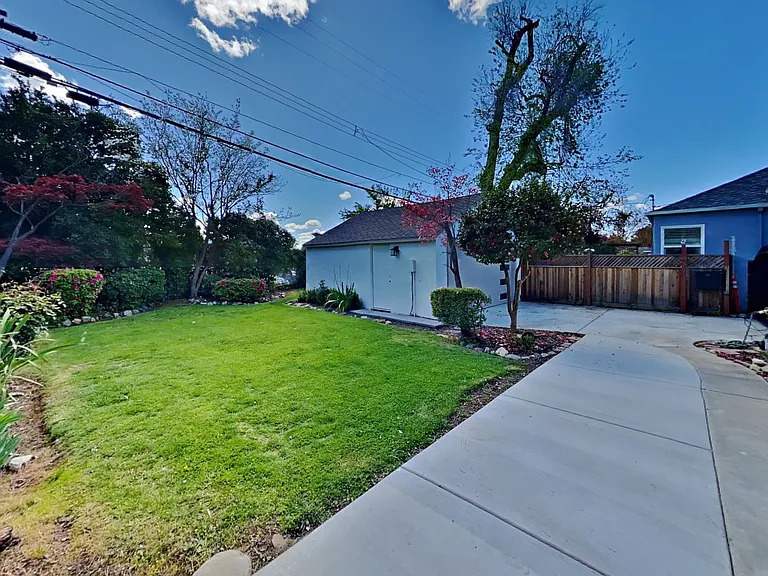 1866 Bidwell Way — Photo 32