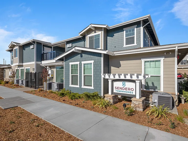 Sendero Townhomes — Photo 16