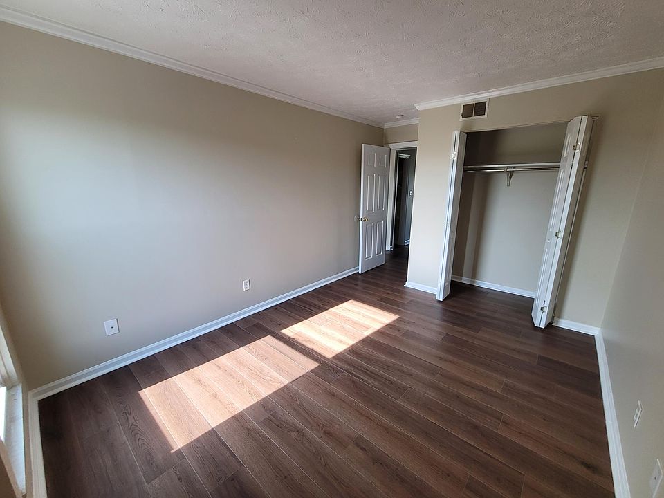 1st Bedroom Closet