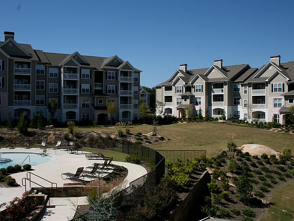 3rd image of 4111 Kensington Cir
